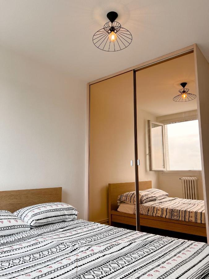 Appartement Spacieux Avec Balcon Saint-Fons Extérieur photo